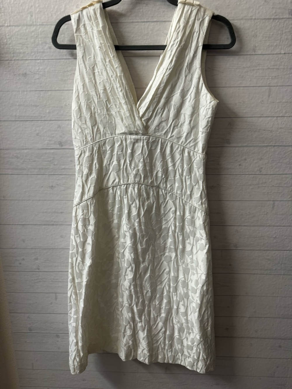 Sleeveless White V-Neck Midi Dress